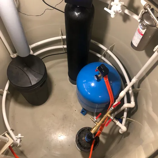 Обращаясь в компанию СпецВодСтрой, вы получаете устройство скважины с кессоном, а также: